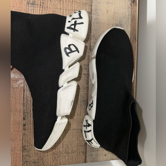 BALENCIAGA SPEED 2.0 GRAFITTI - Picture 9 of 11